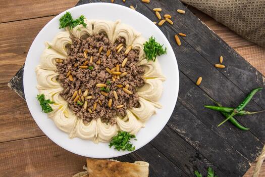 Hummus bil Lahm 2